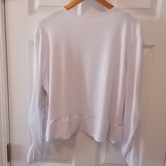 Ladies Plus Size Sweater - Picture 6 of 6